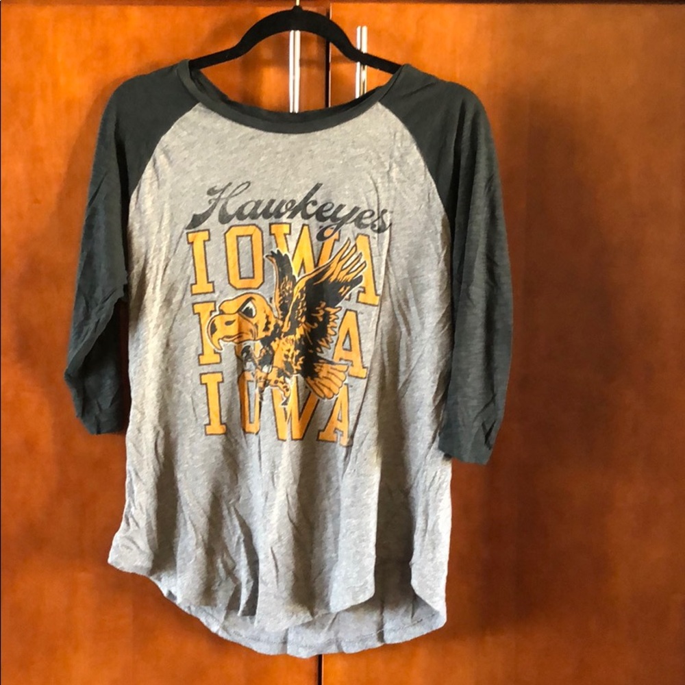 Iowa Hawkeye tshirt. Size L. Never worn.